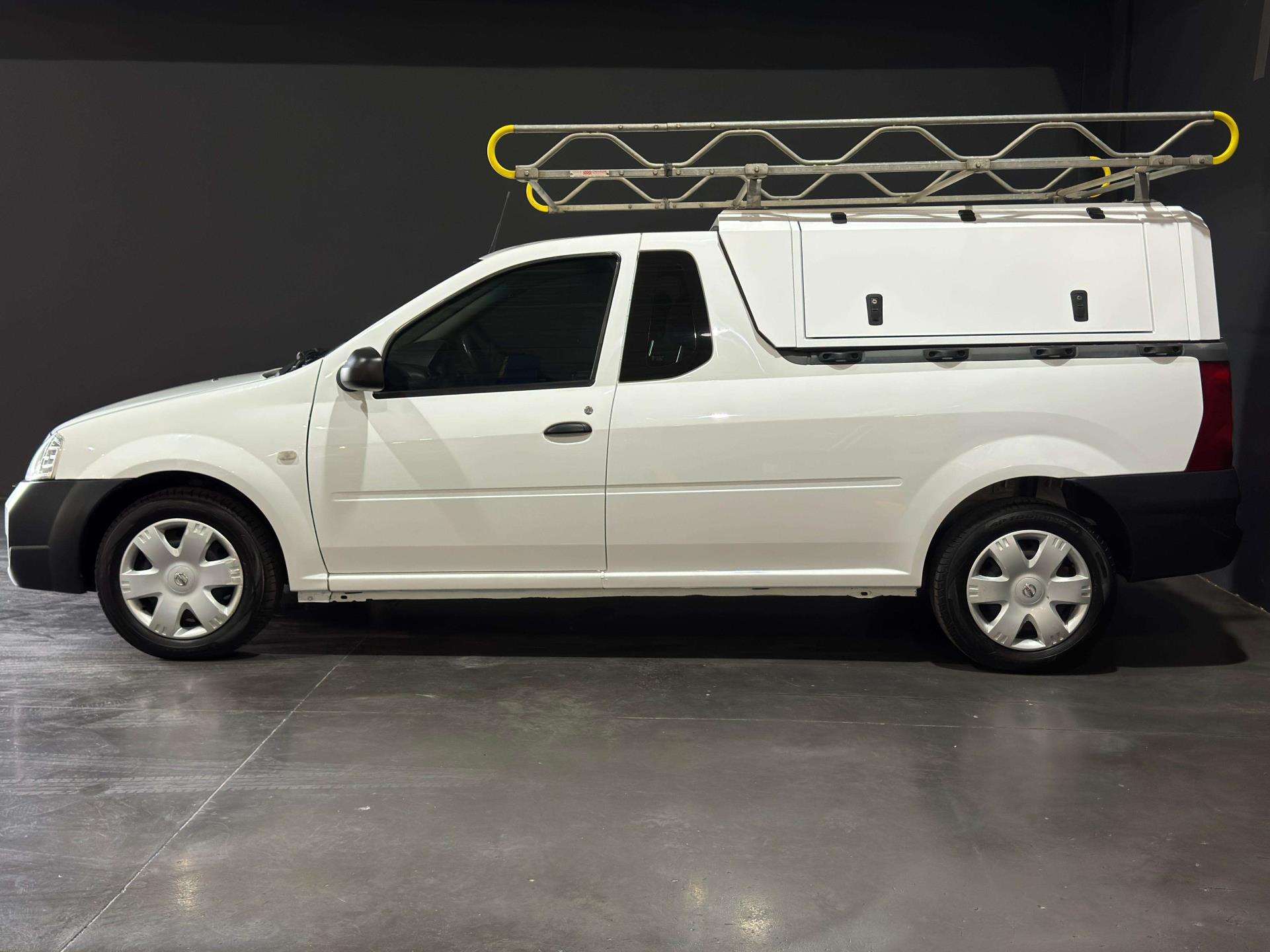 Vehicle Gallery Image