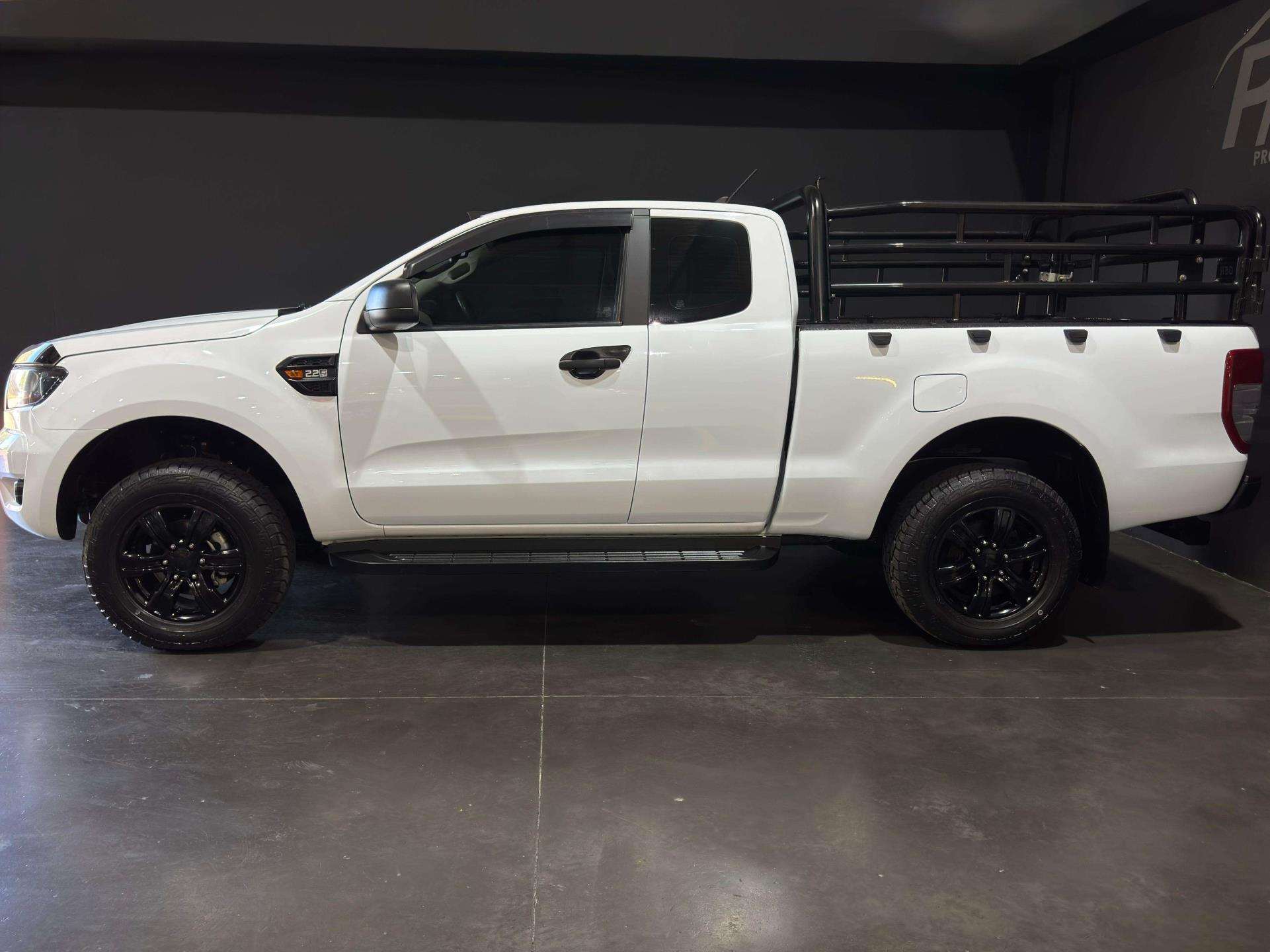 Vehicle Gallery Image