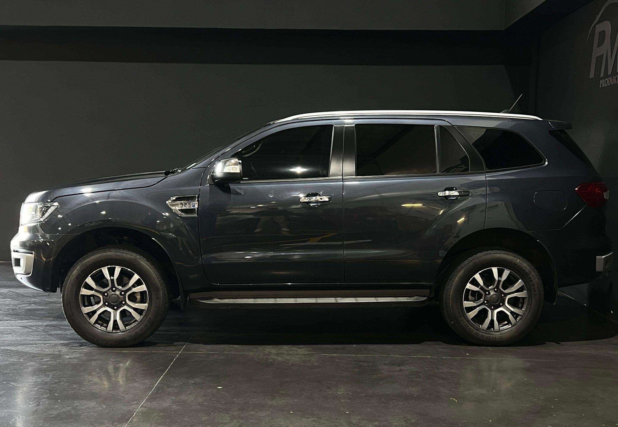 Vehicle Gallery Image