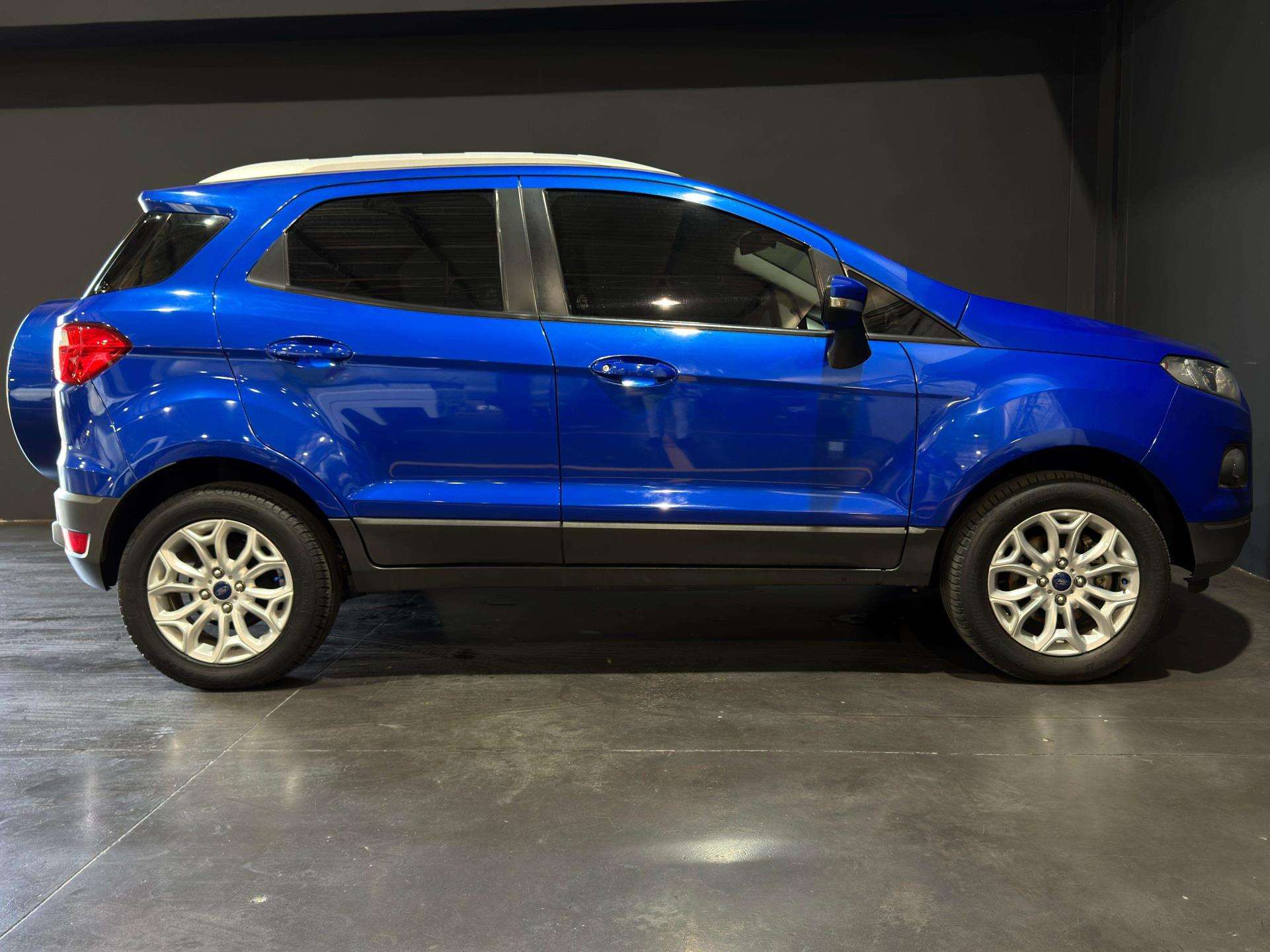Vehicle Gallery Image