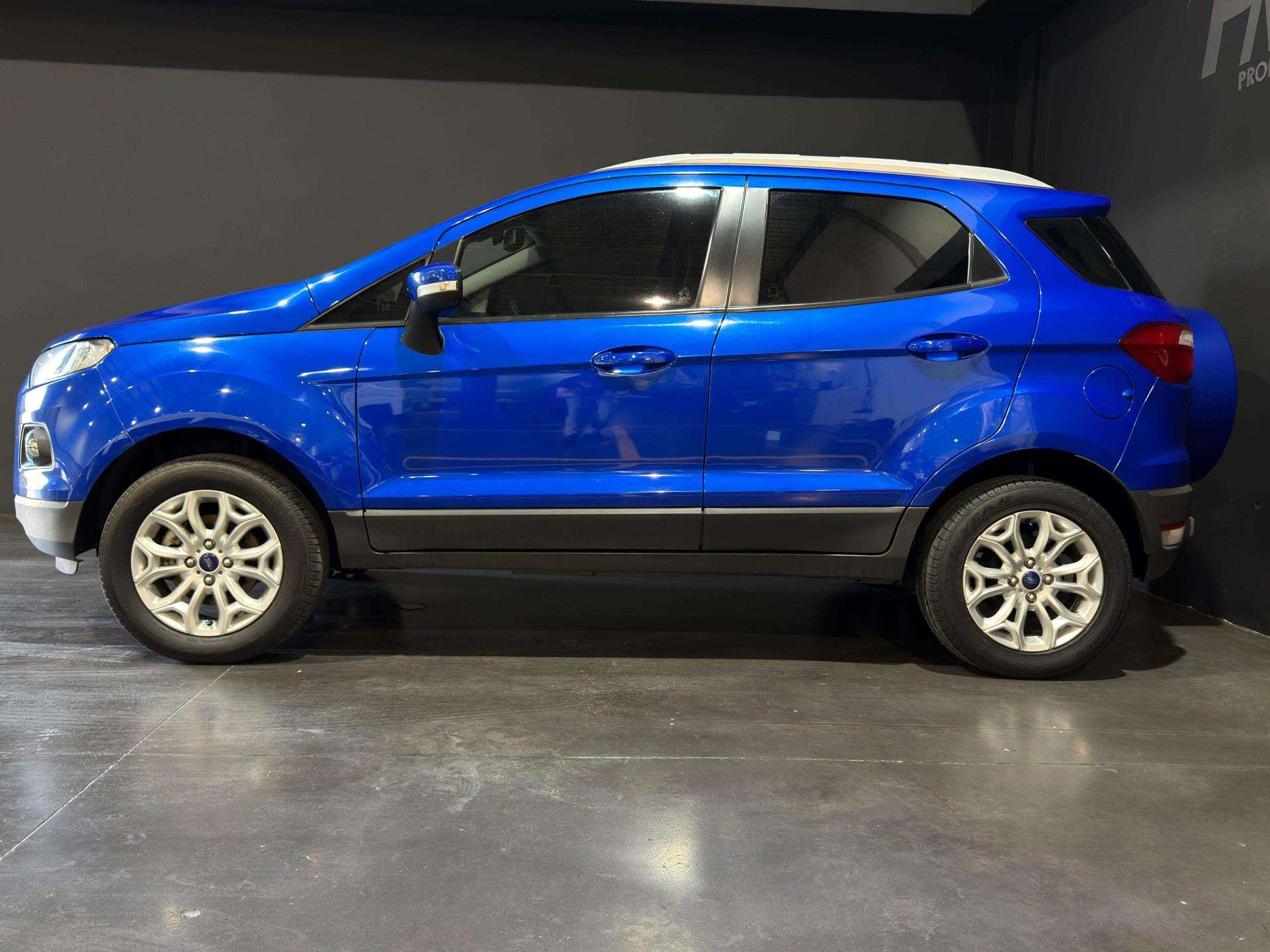 Vehicle Gallery Image