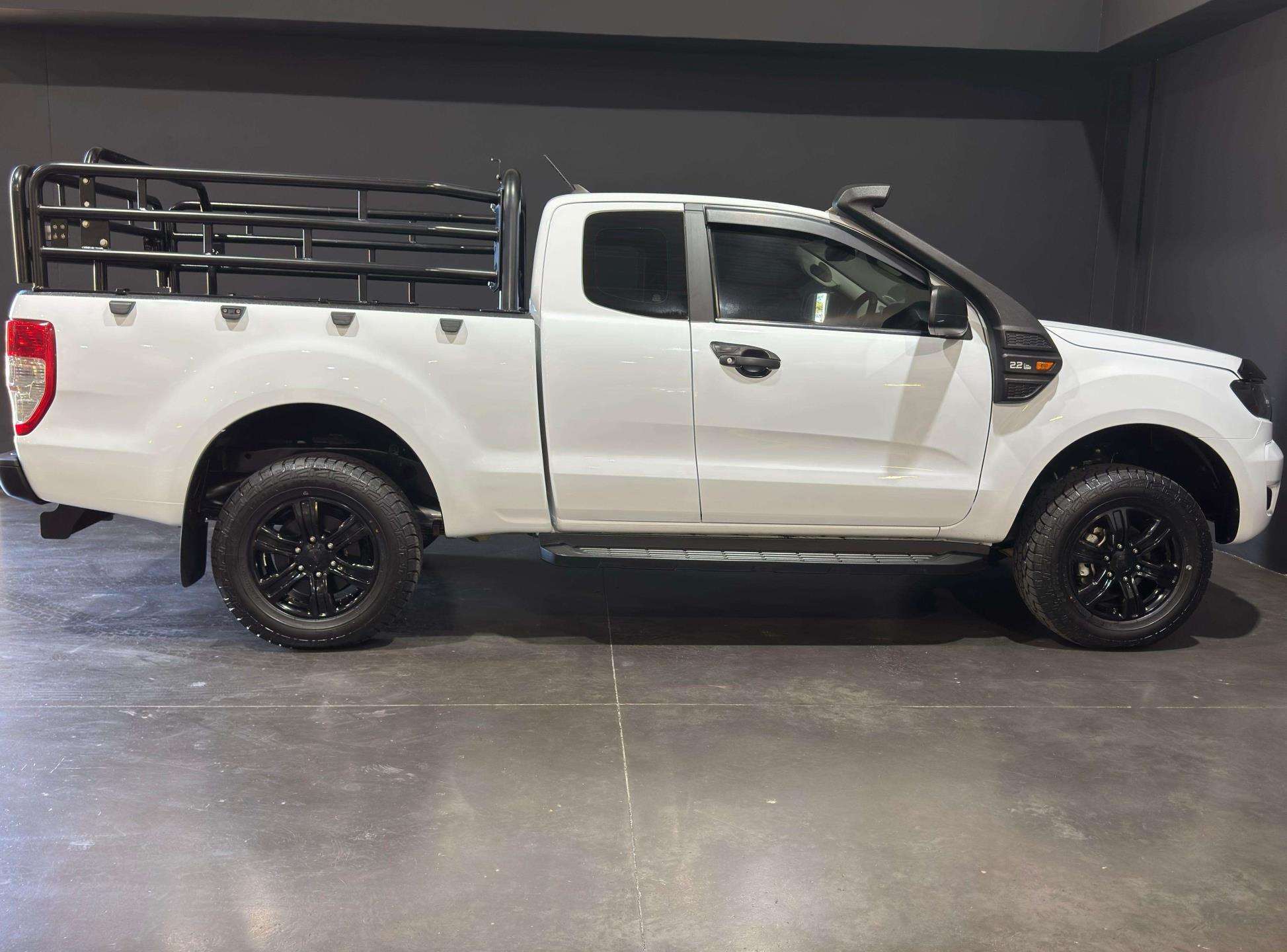 Vehicle Gallery Image