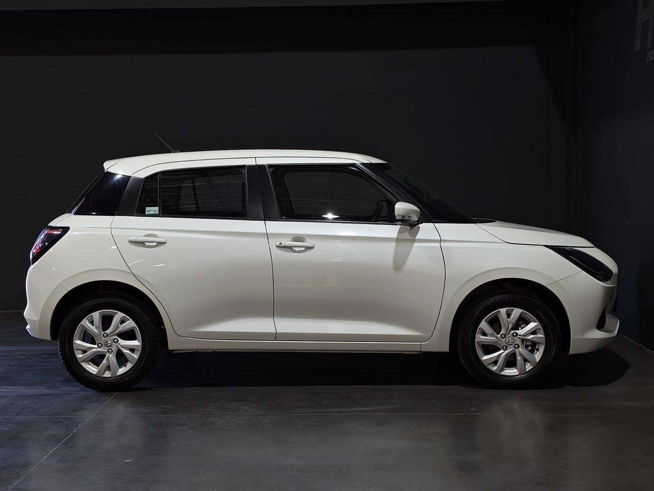 Vehicle Gallery Image