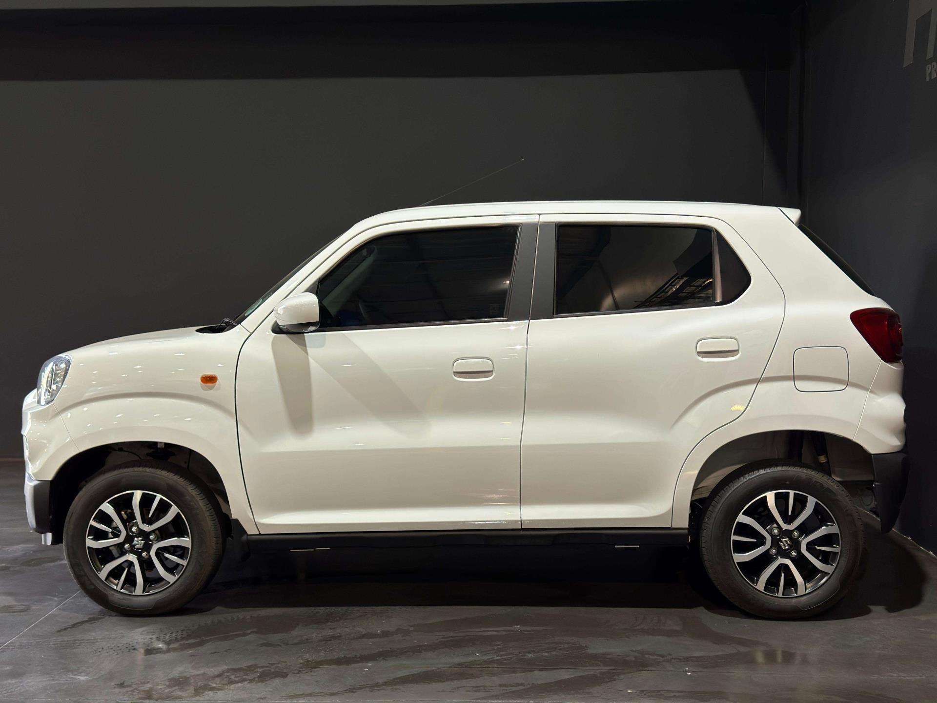Vehicle Gallery Image